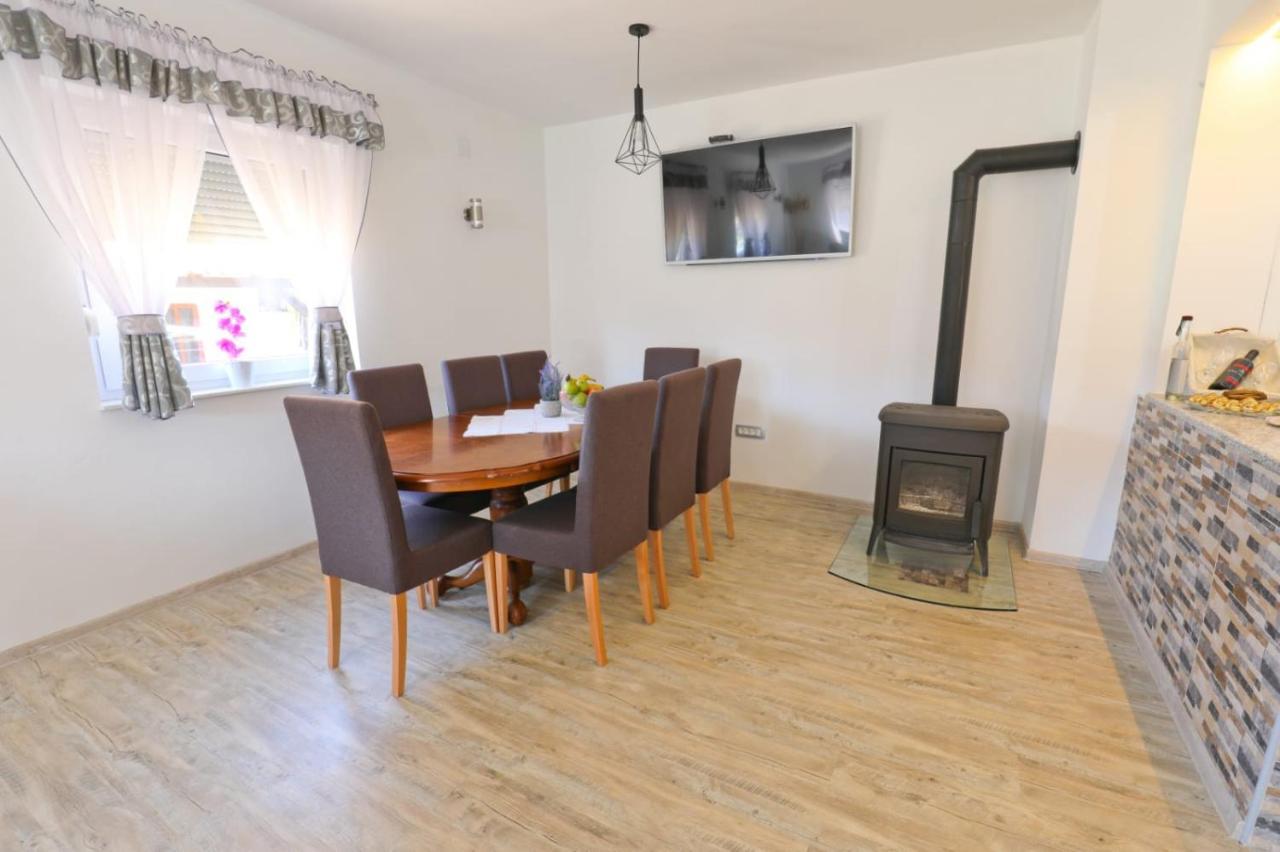 Apartman Teo &Tena Otočac Eksteriør billede