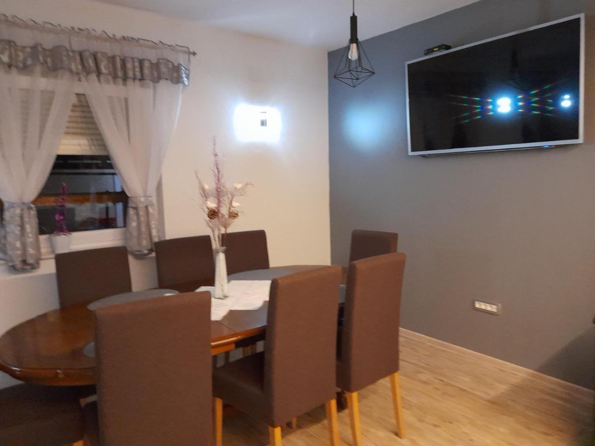 Apartman Teo &Tena Otočac Eksteriør billede